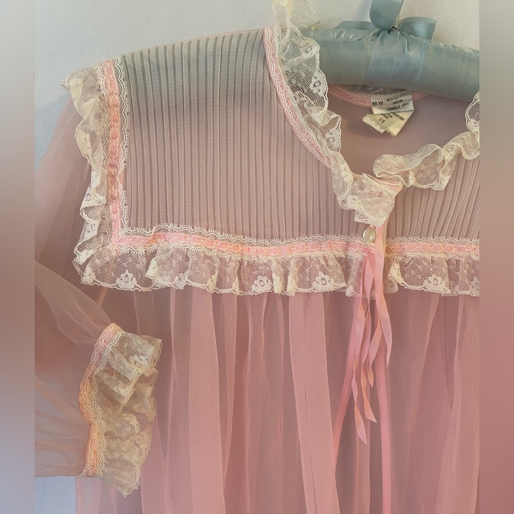 Vintage 60s Sheer Pink Nylon Pajama Nightie Top Peignoir - Picture 5 of 12